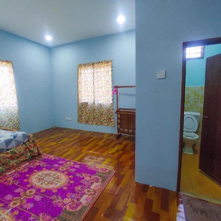 Teratak Aqish, Besut Terengganu Villa Kampong Gong Pauh Exterior foto